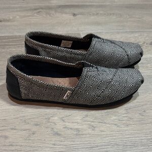 Toms Black and White Diamond Pattern Slide On Shoes